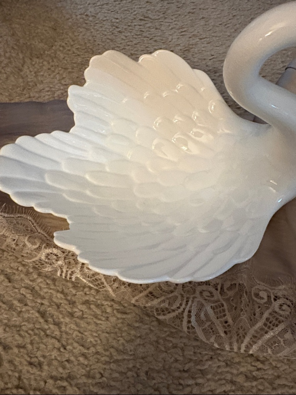 White Ceramic Swan Catchall Bowl - Elegant Decorative Tray - Picture 4 of 6